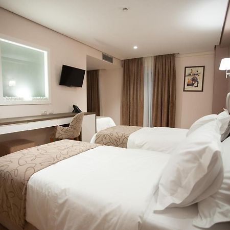 Agsel Hotel & Spa ติรานา ภายนอก รูปภาพ