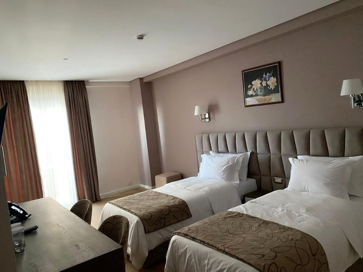 Agsel Hotel & Spa ติรานา ภายนอก รูปภาพ