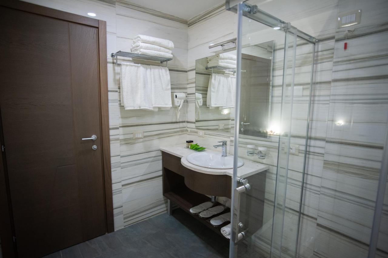 Agsel Hotel & Spa ติรานา ภายนอก รูปภาพ